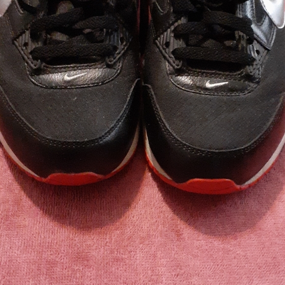 Nike AIR Tennis Shoes - Picture 6 of 6